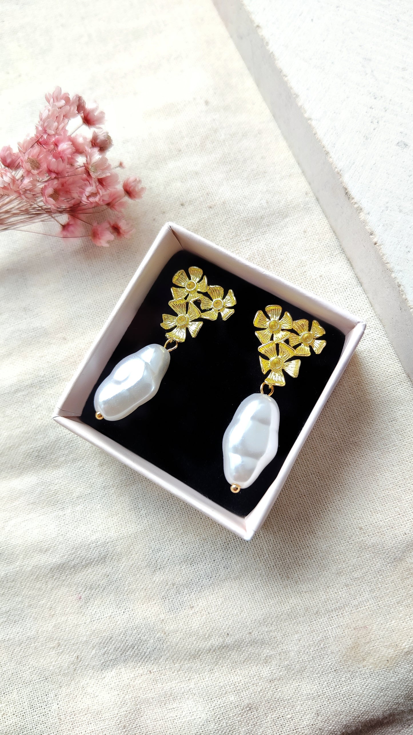 Brincos Out of The Woods