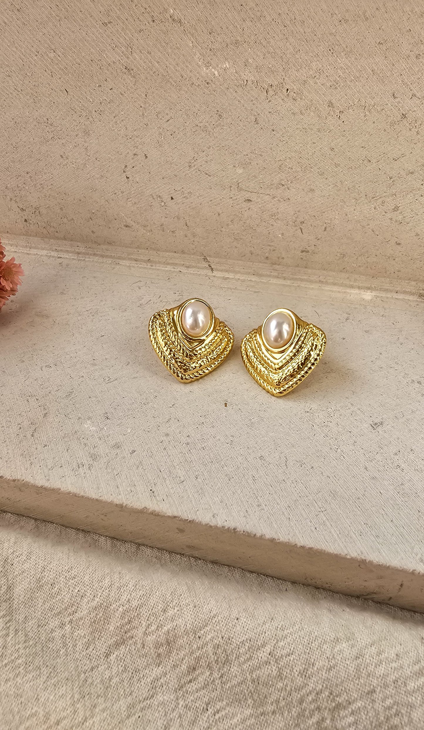 Brincos Pearl Shield