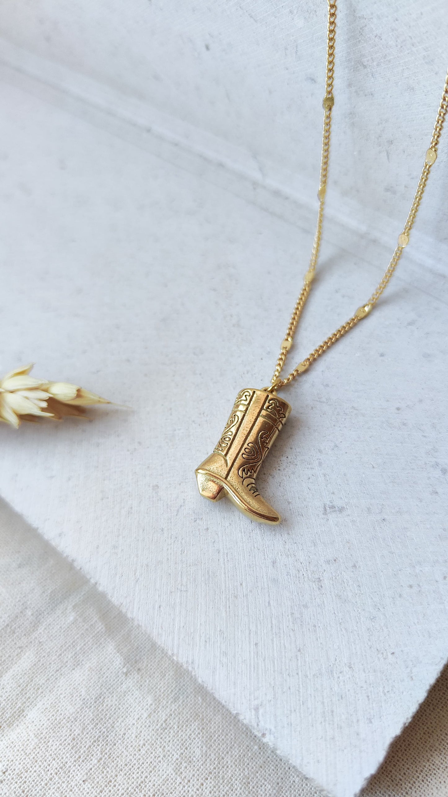 Colar This Ain't Texas